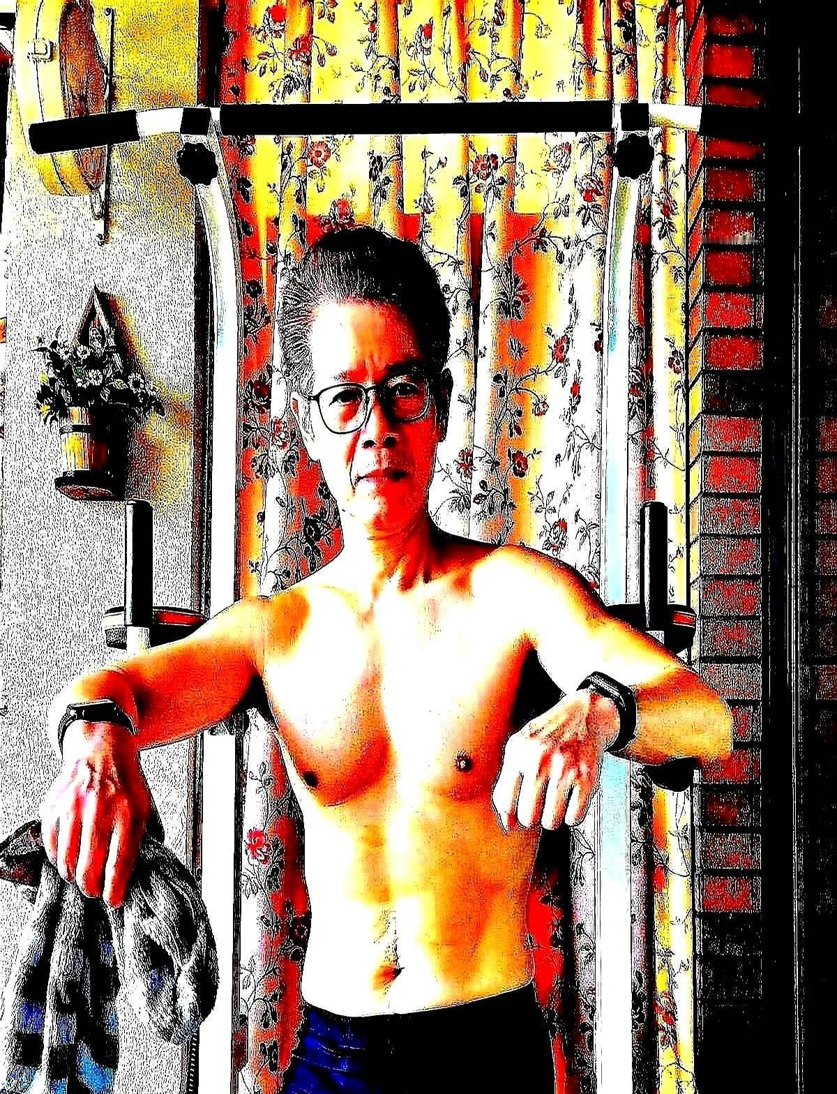 王阿姨一年瘦了六厘米腰围，秤上只掉了三斤，裤腰松了两码——不是她没努力，是她没跟