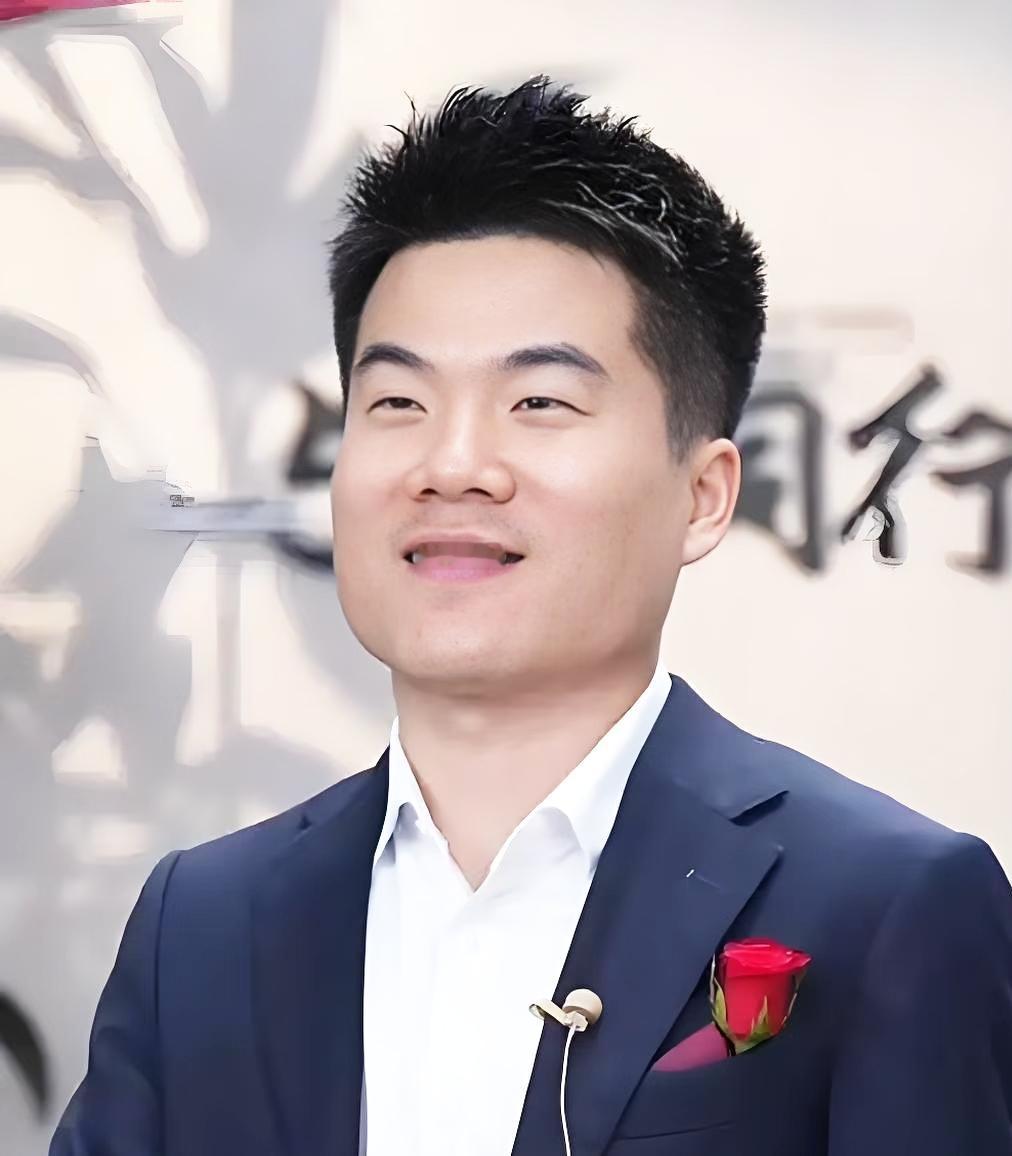 当场黑脸，直接下了品。说“这东西我不推荐”这哪是怼商家，分明是给所有想蹭信任