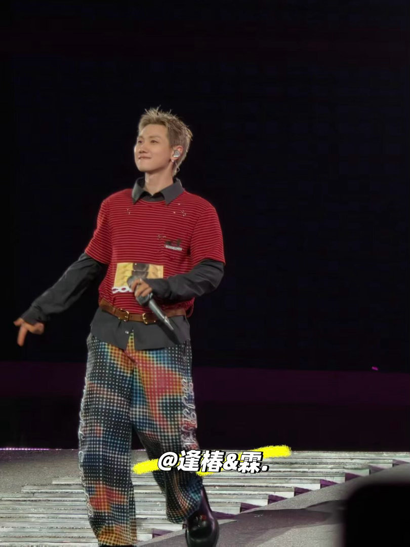 汪苏泷明日世界宜昌上座率汪苏泷宜昌演唱会上座率散场的时候人流走了好久才走完。这