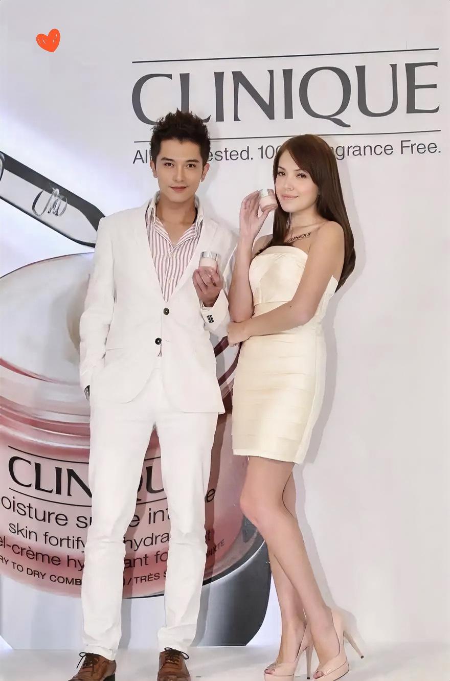 邱泽选择许玮甯根本不是年纪大了终于找到了彼此的救赎。许玮甯两岁就被意大利