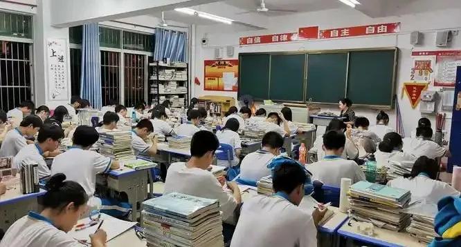 有没有发现现在小学读书，拼的根本不是孩子智商，而是家长的时间、学历和耐心？全网家