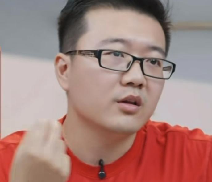 张本美和凭什么4:3赢了陈熠，莱维用马龙举例，一语惊醒梦中人！他说：运动员