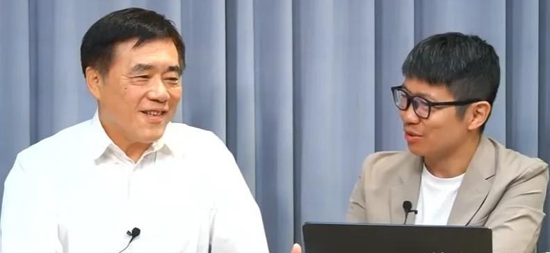国民党主席参选人郝龙斌今天上午在接受专访时表示，有人说他年龄太大是“老蓝男”，他