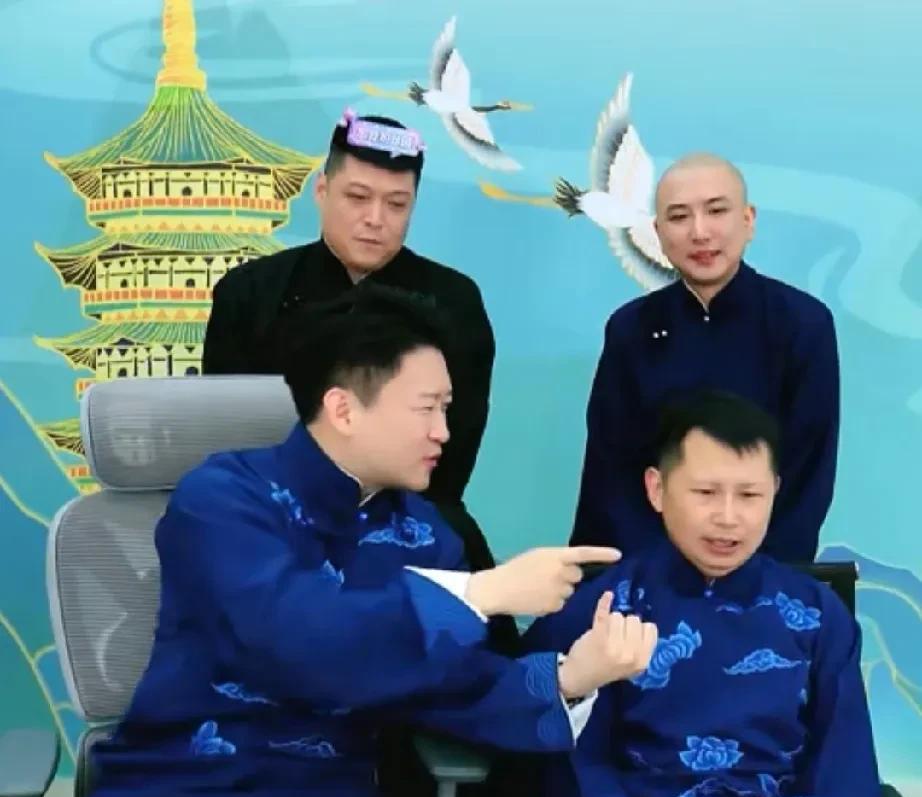 每周三晚上曹云金会固定直播说相声，但今天有点特别，因为杨少华先生突然去世了。评论