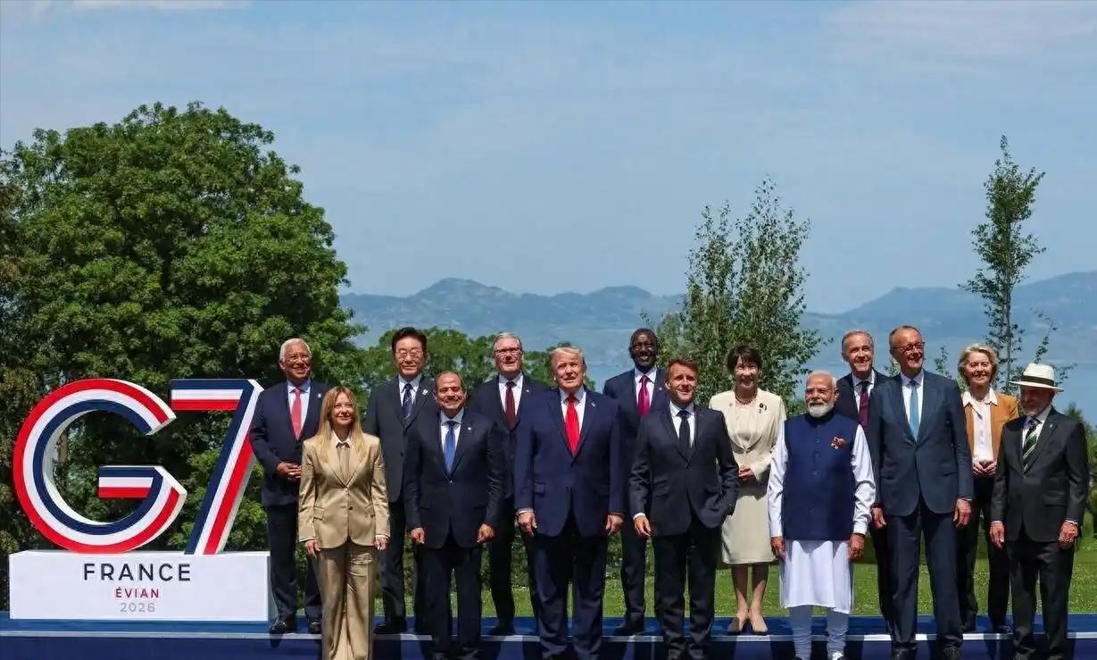 一张合影就飘了！印度借G7造势，妄想逼中国低头！G7大合影一出，网上全是