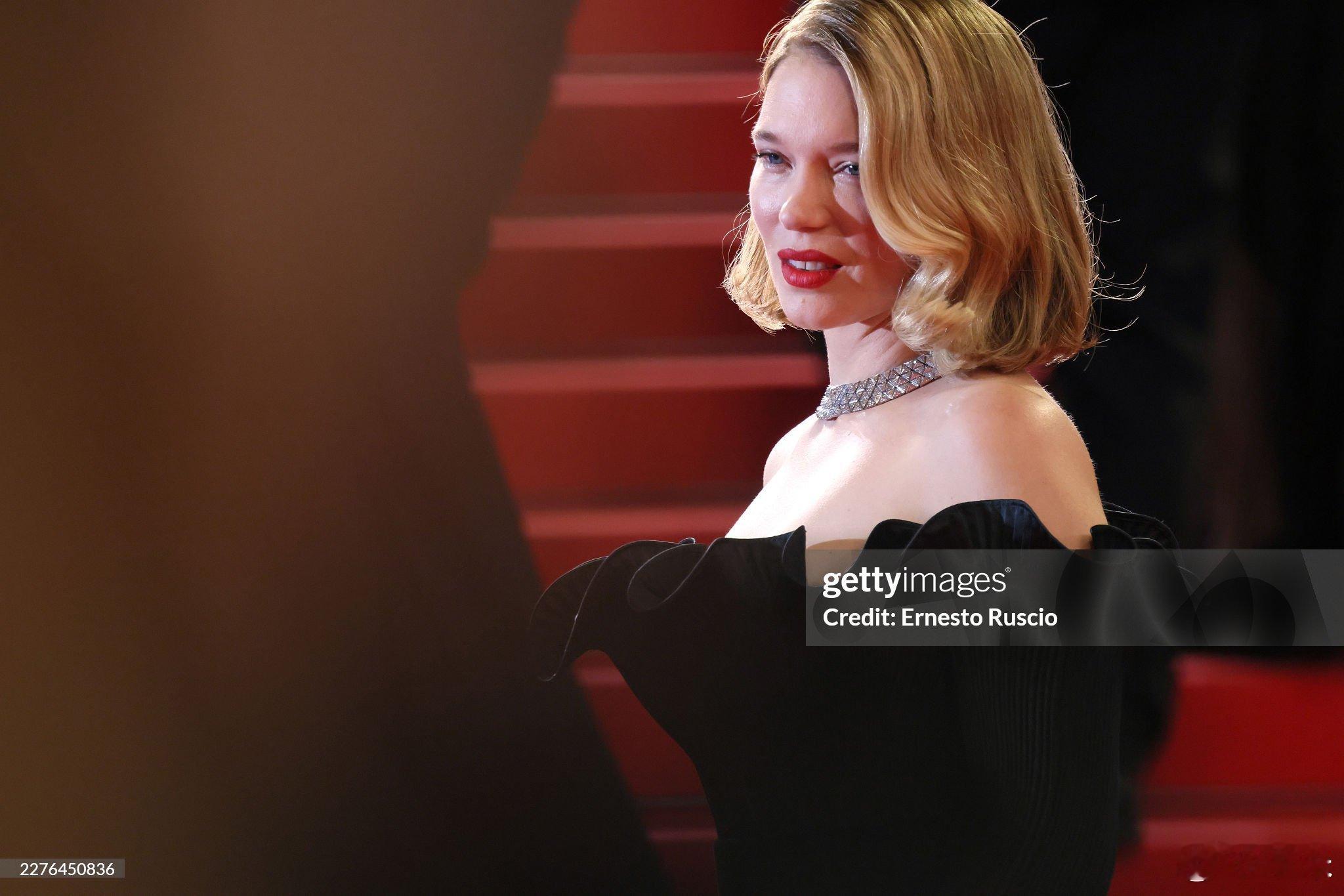 蕾雅·赛杜（LéaSeydoux）在本届戛纳电影节留下的迷人瞬间✨光影描绘出她
