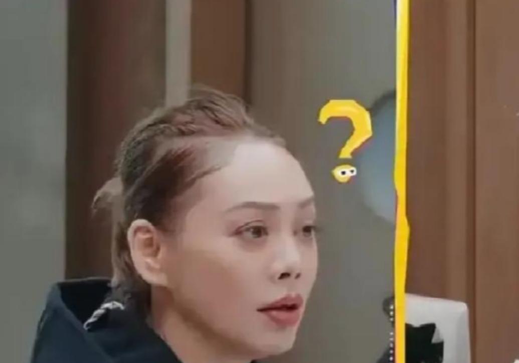 宁静当年在美国生完娃，没坐传统月子，直接冰水洗澡、出门吹风。十年后她上节目承认：