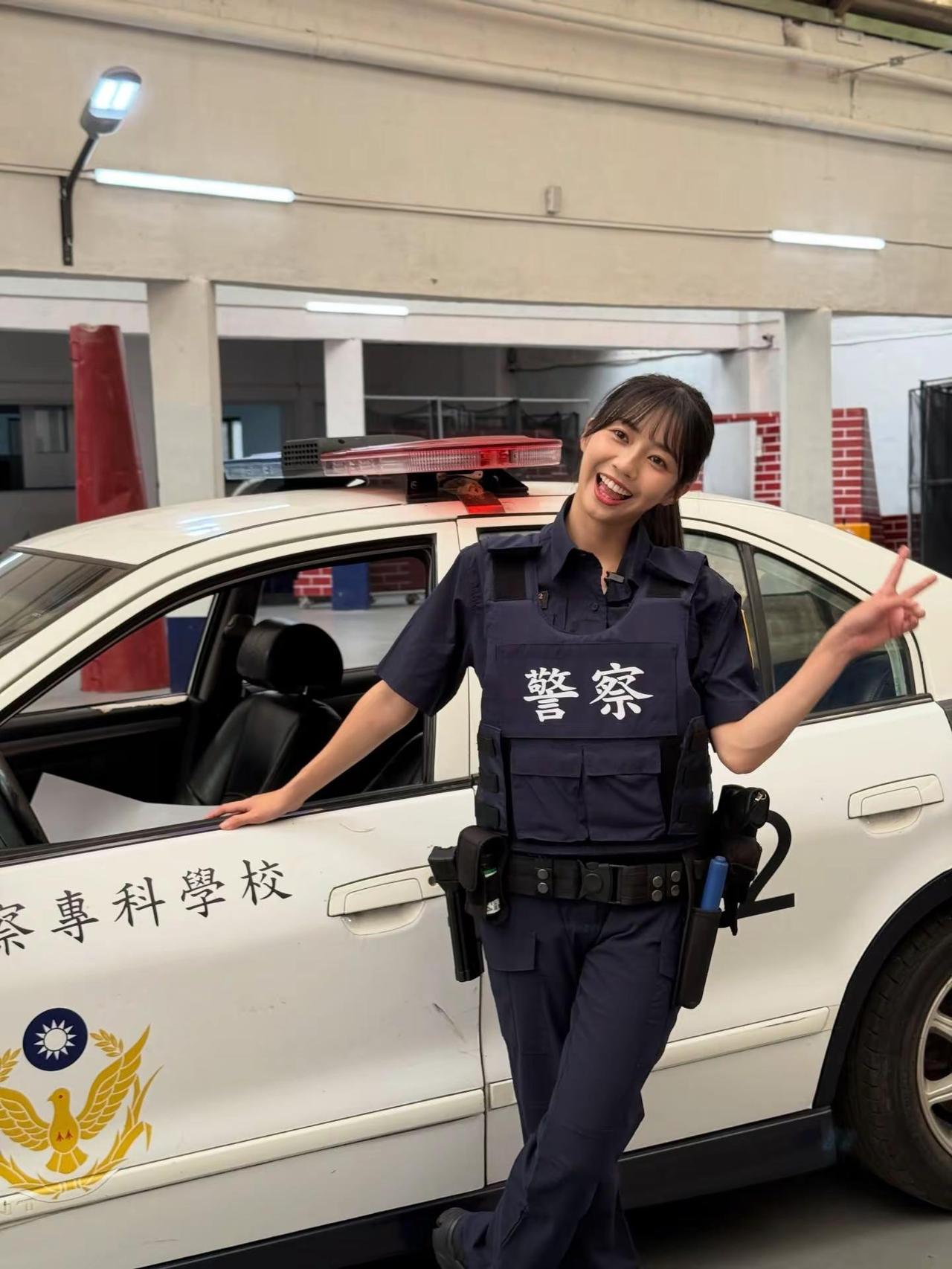 台灣警察裝。台灣警察裝女警热点台湾台湾女生