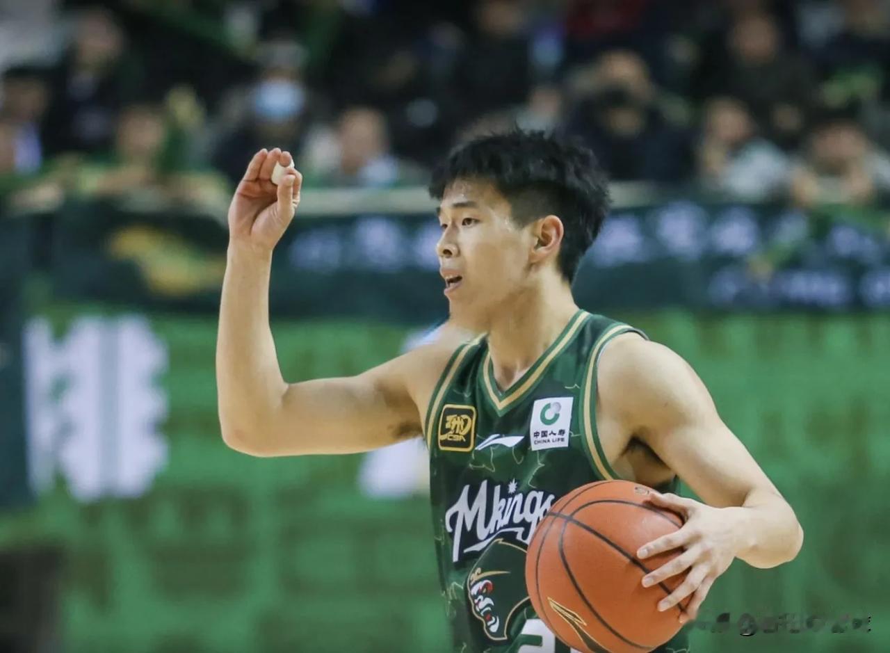 终于等到这一天！北京时间1月6日，俄勒冈大学在美国大学联赛NCAA常规赛中对阵罗