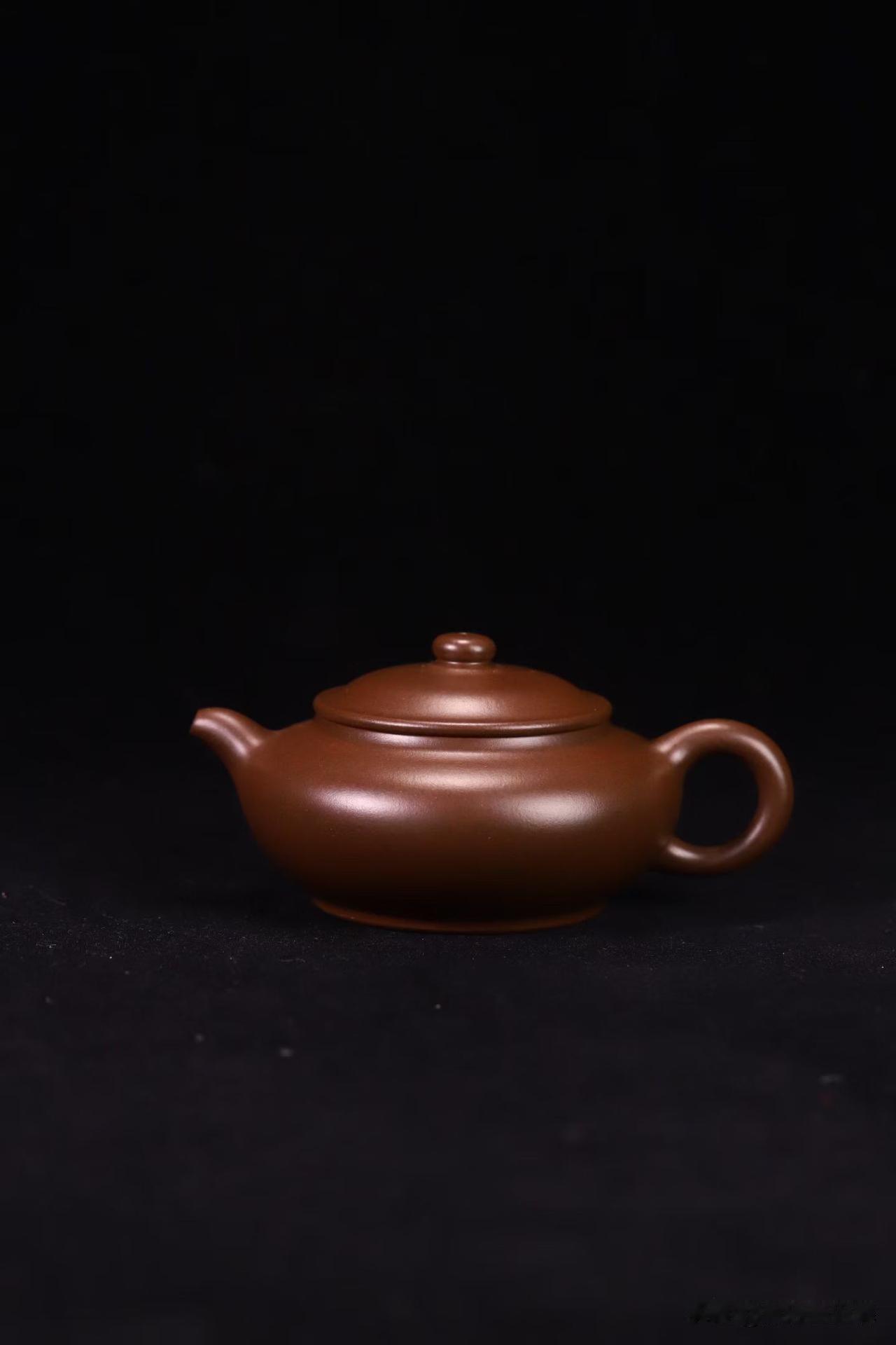 紫砂壶耐看的四层道理：别等买回家才明白有个壶友，买壶前做了半个月功课，价格、泥