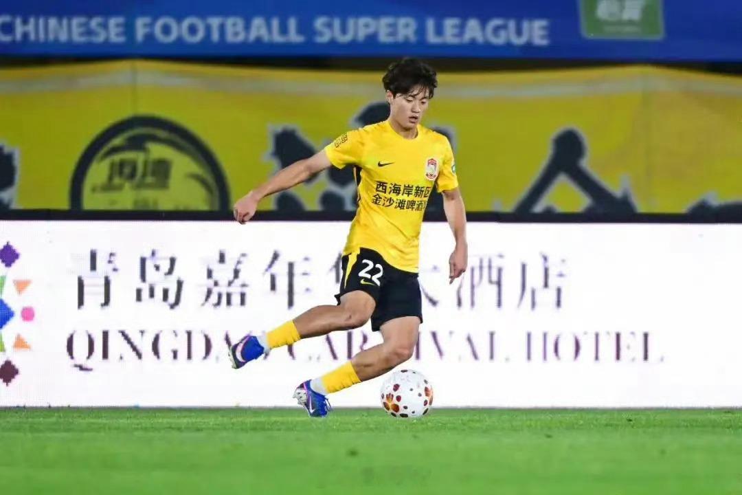 三名青岛西海岸小将入选U19男足中国U19公布新一期大名单，三名西海岸小将入选U