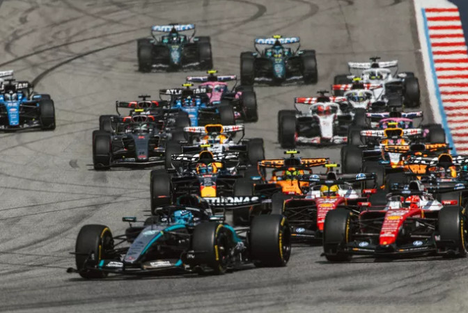 F12026F1新加坡大奖赛2026年F1赛季多梅尼卡利：F1逼近10亿粉丝！女