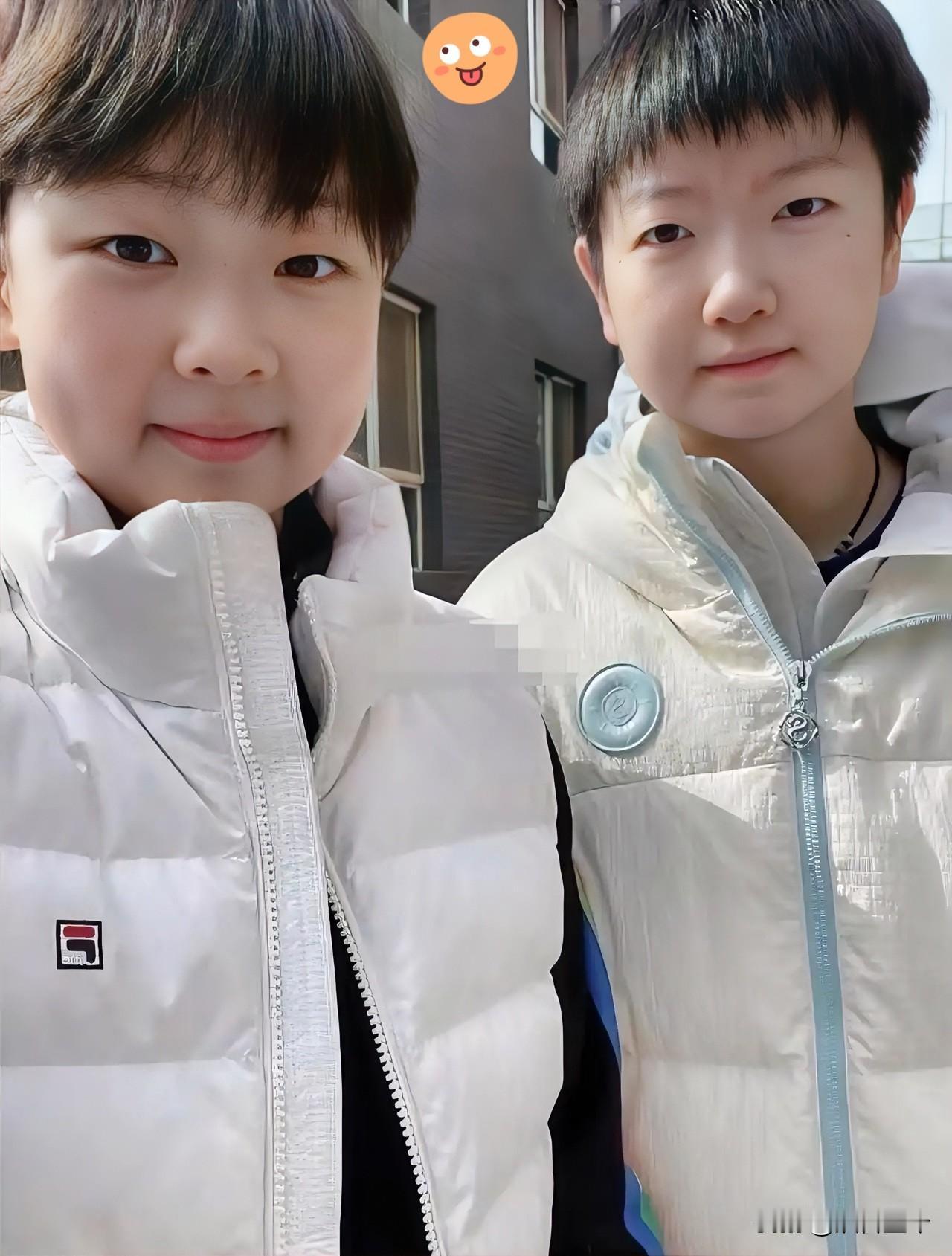 [红脸笑]终于能把心放肚子里了，莎莎这脚踝伤总算有了准信儿！