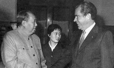 毛主席分析说：美国如果入侵中国，会有三个致命的问题！几十年前，毛主席在跟外宾聊