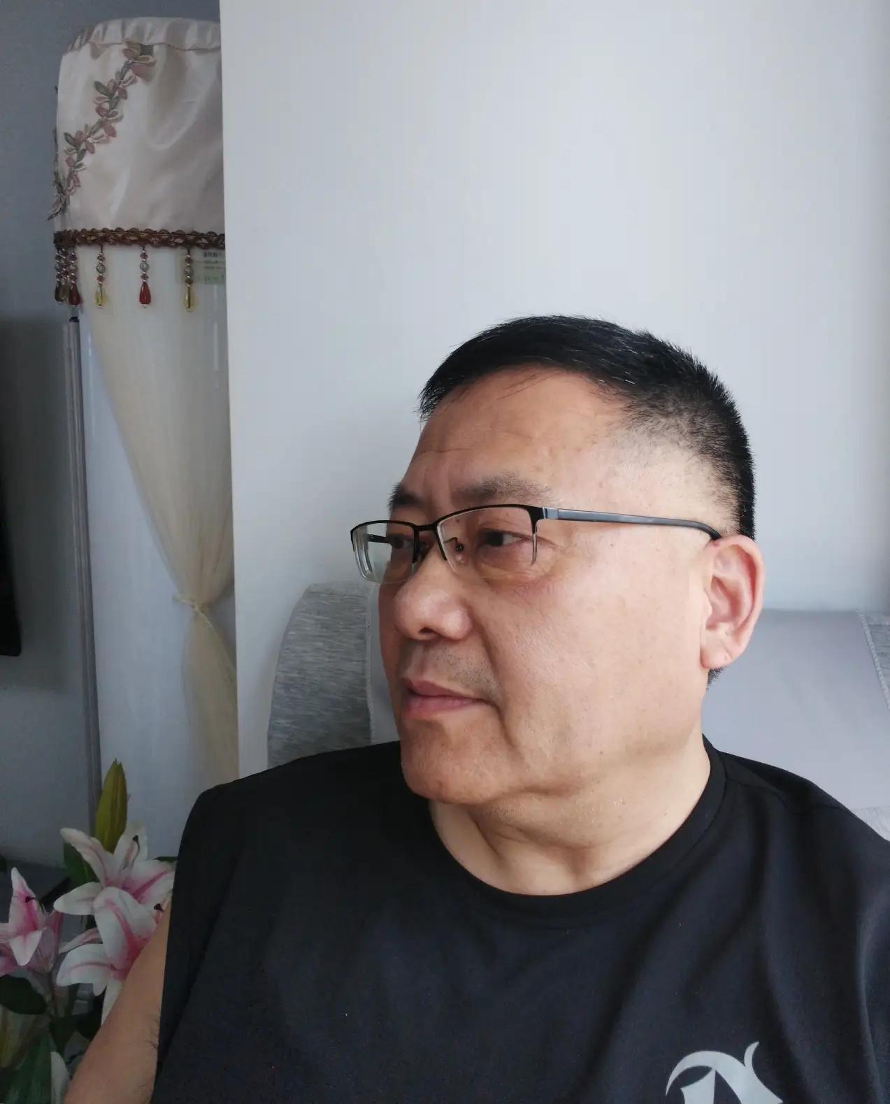 现在有些网友的评论越来越离谱，颠倒是非，信口开河，什么话都说的出。一位网名叫