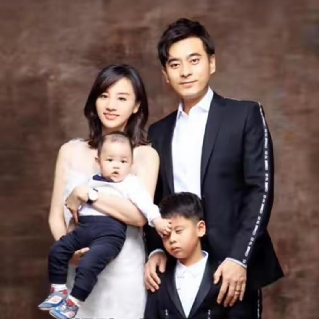 章龄之闪婚陈龙：嫁对人，比什么都强章龄之闪婚陈龙，没恋爱直接领证，婚后却被