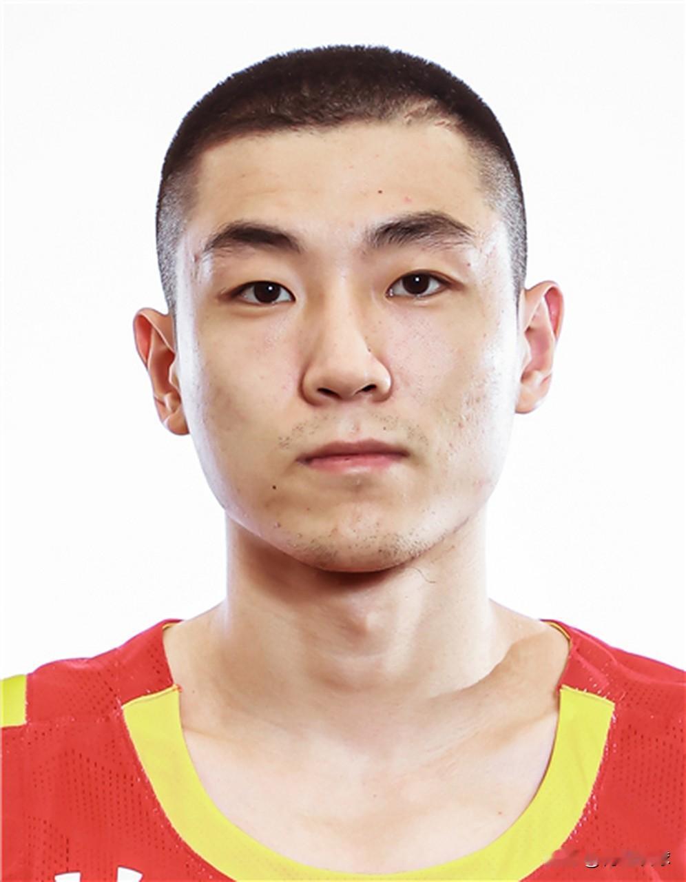 CBA常规赛第18轮最佳阵容一览：本次CBA评选，评选出最佳阵容是三后卫+一