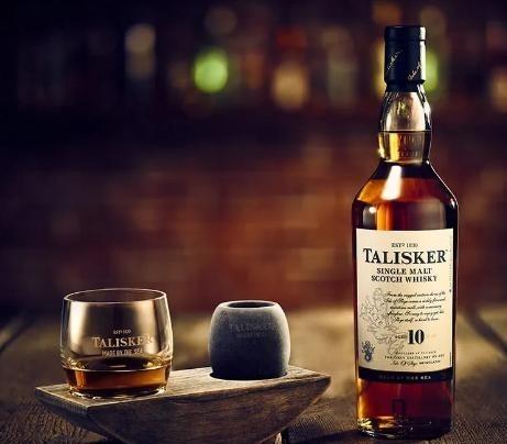 据英国媒体报道，英国首相斯塔默的新闻秘书在接受采访时称，中国同意把威士忌的关税从