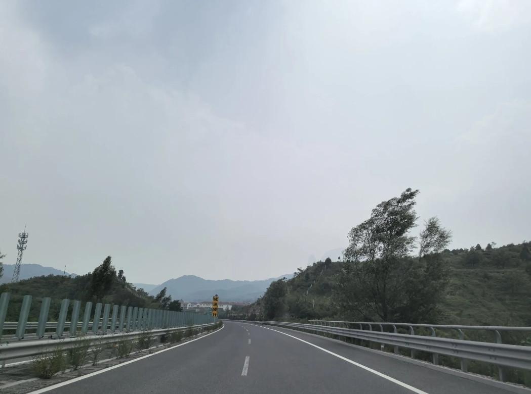 山西最孤独的高速：天黎高速上车流稀少却惬意