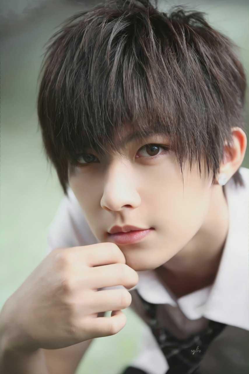 炎亚纶首谈飞轮海车内被摸，19年伤疤终于揭开。最近，他在节目里第一次说起