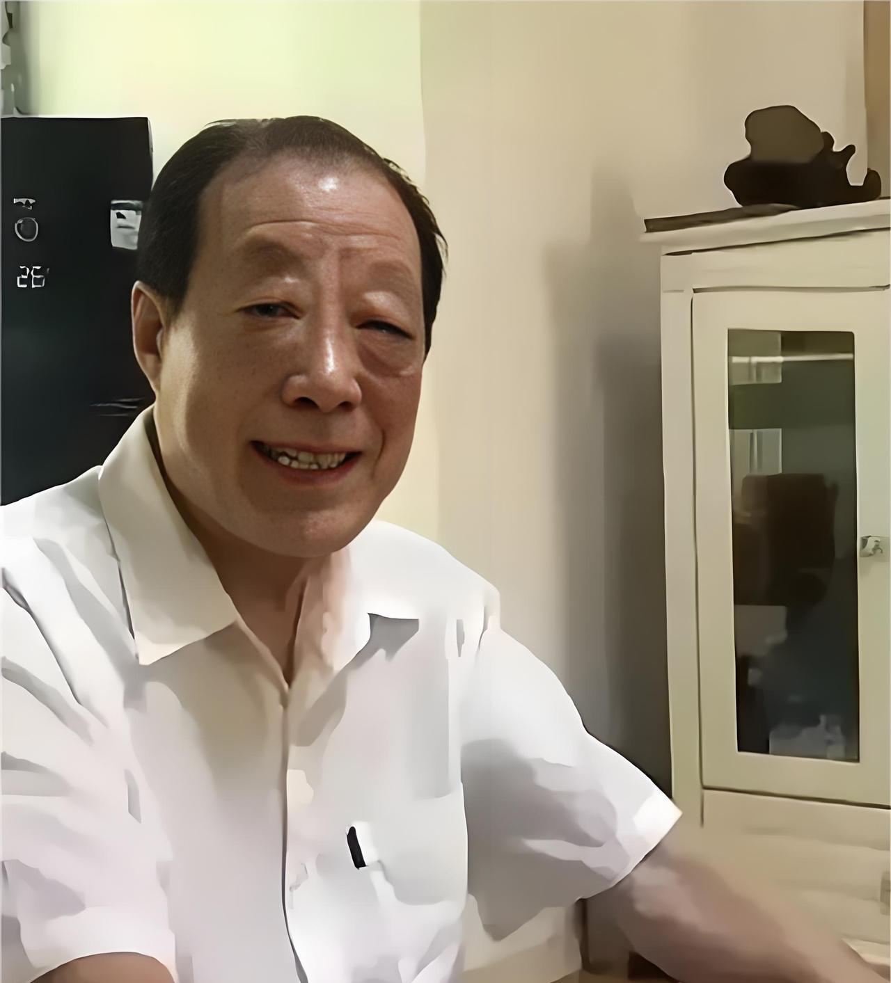 他参与珍宝岛自卫反击作战立下战功，三次跳级任职，仅用5年时间，就当上沈阳军区副司