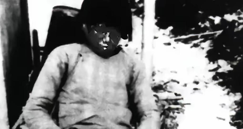 1937年，19岁的少女，麻木地张开大腿——拍下这张照片的不是日寇，是鼓楼医院的