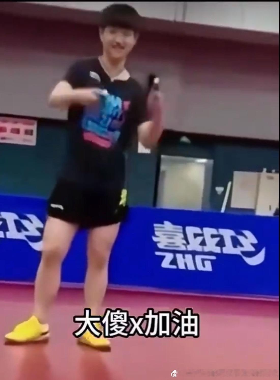 但凡是除了孙颖莎以外的任何有姓名的运动员被当面这样，豆瓣都刷屏了吧