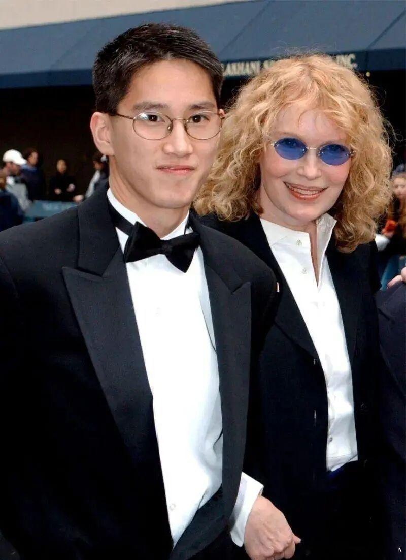 犹太人……白皮……人渣成堆：一个爱泼斯坦案以外的故事：1998年，伍迪·艾伦和妻