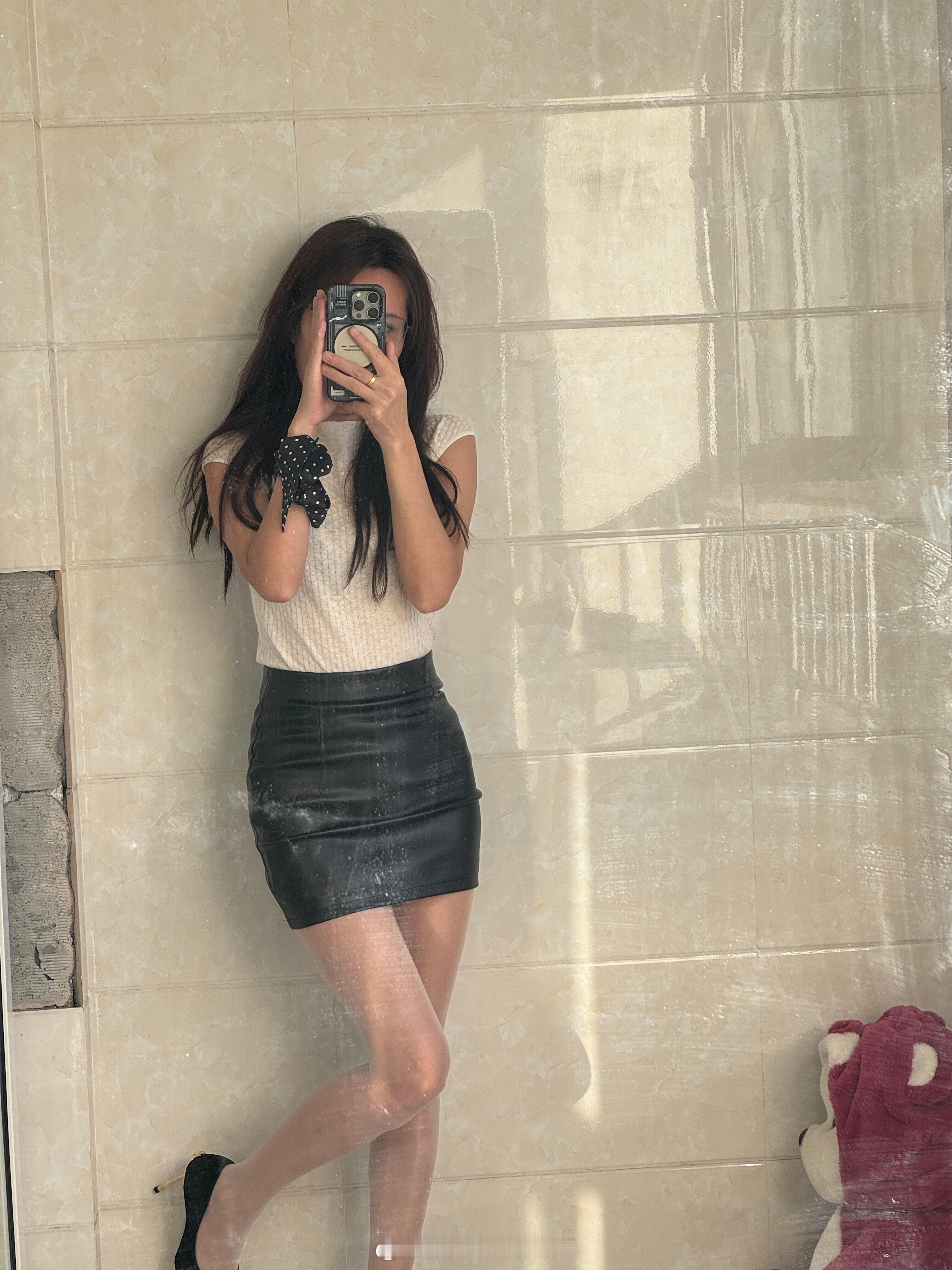 你也喜欢肉丝袜嘛～