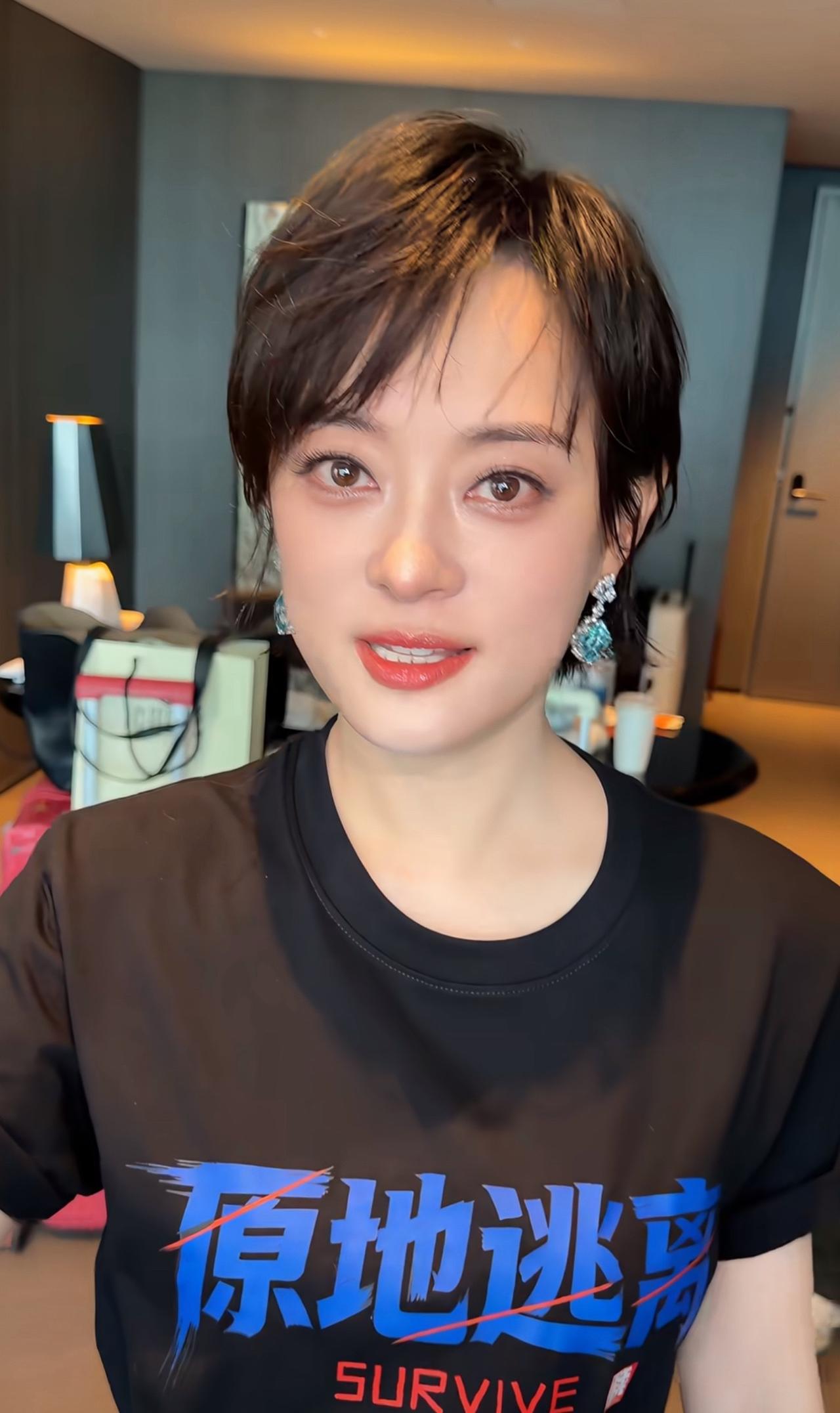 金鹤龙又给孙俪化妆了，好厉害，只有他把娘娘眼睛突的问题解决了…孙俪