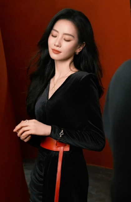 刘诗诗工作室新发的这波造型也太美啦。