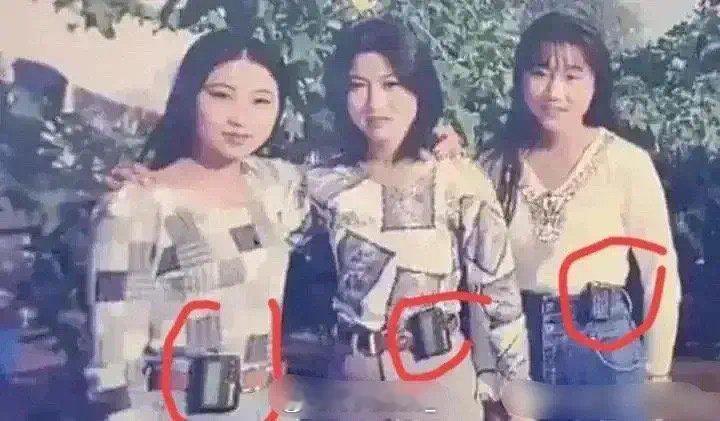 不懂就问，腰上这是什么？​​​​