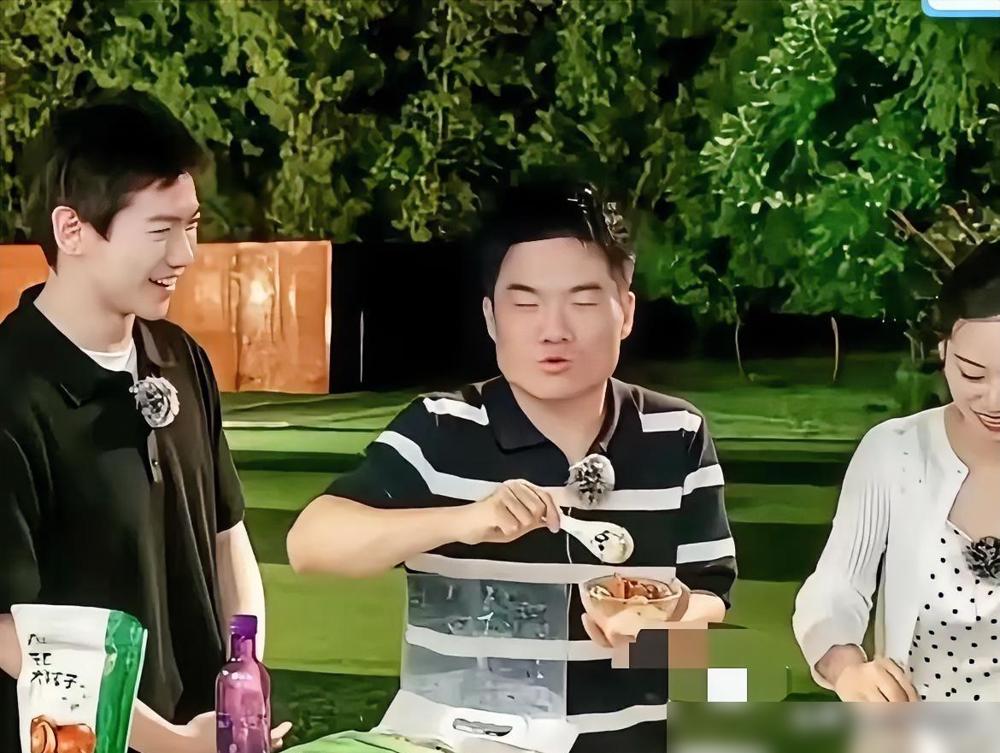宇辉这回在直播里说漏嘴了，大家才知道他为啥老不想回老家。我可太懂这种感受了，