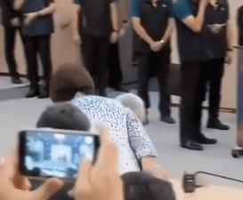 赖清德，这一拜，彻底没救了！他不拜马列毛邓，不是社会主义拥护者。他不拜孙中山