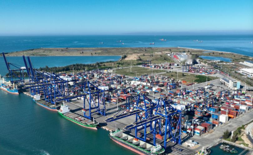 新加坡真没想到，自己用了几十年的饭碗，被中国砸了！谁也没想到，新加坡靠马六