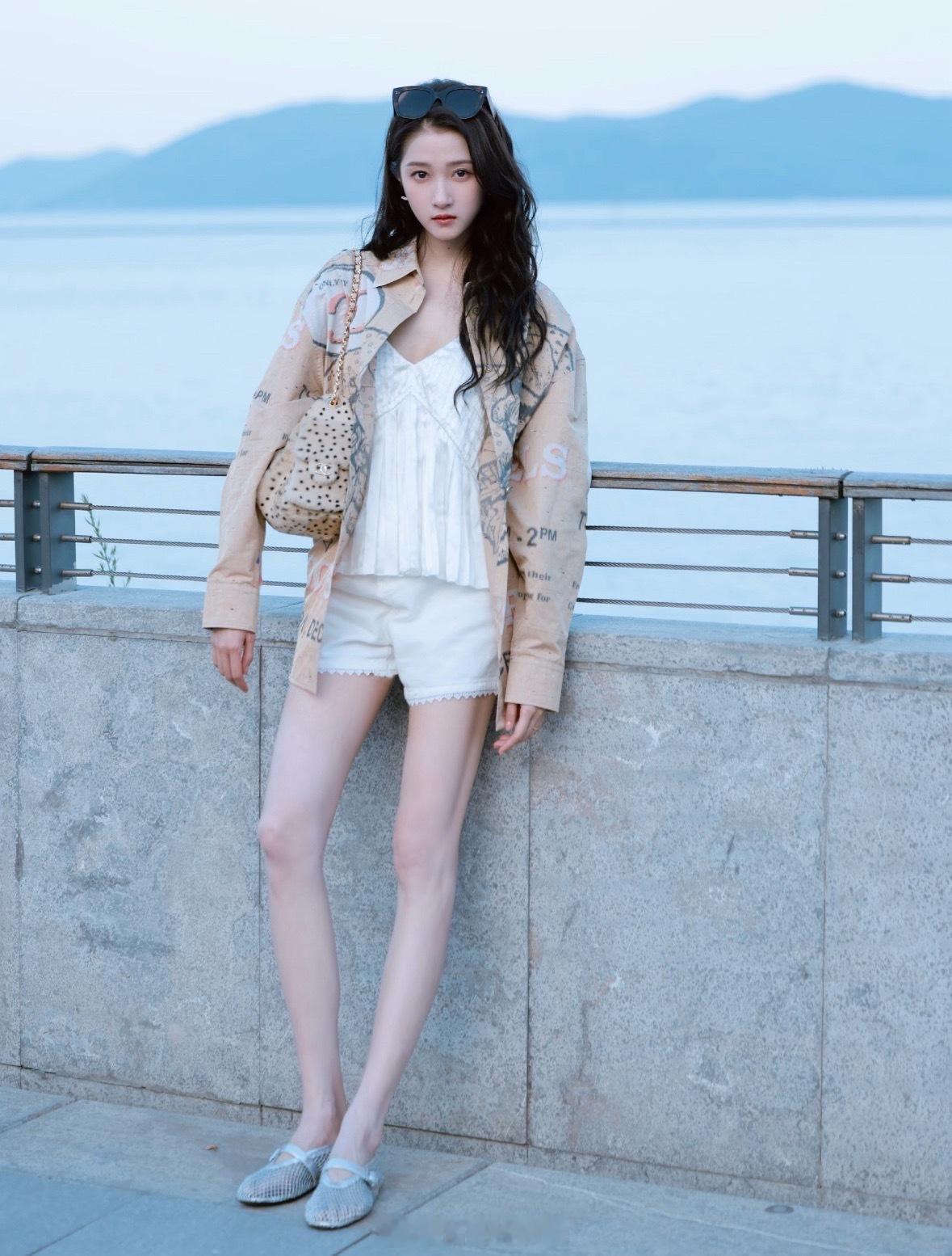 关晓彤的全套Chanel私服穿搭妥妥的豪门大小姐既视感​​​