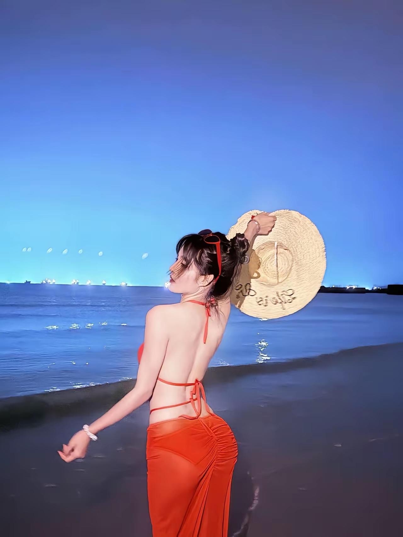 海边日落，轻纱飘逸，悠然自得