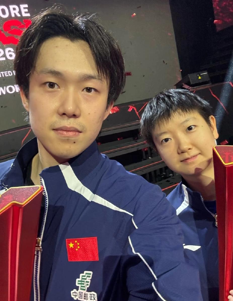 新加坡之夜，双冠加冕✨WTT新加坡大满贯2026的赛场上，王楚钦和孙颖莎双