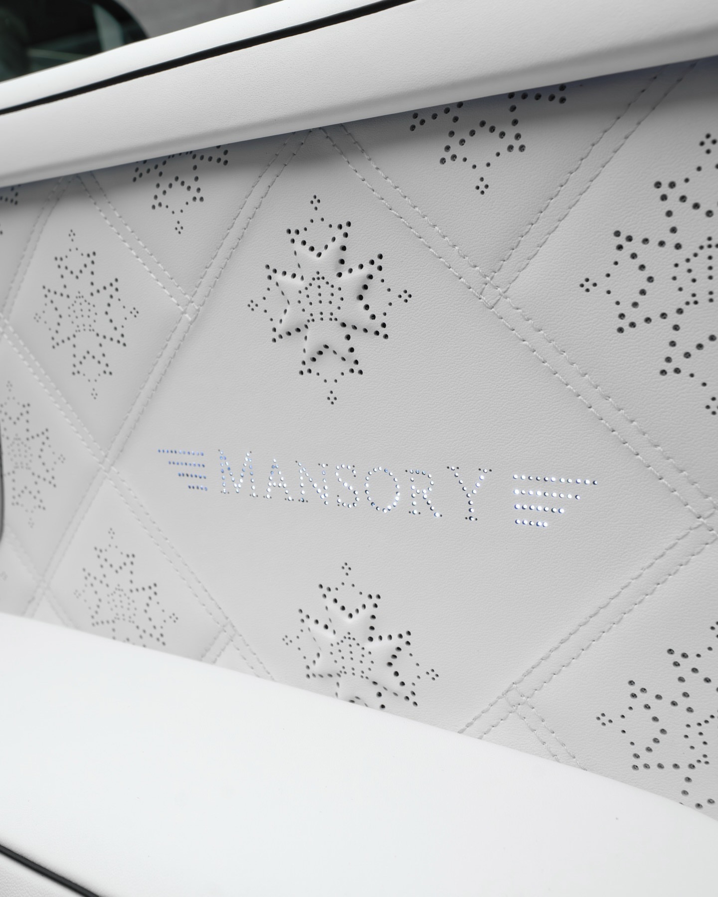 如果尊界S800也这样改的话？有人愿意尝试吗？MANSORY揭幕了基于劳斯莱斯幻