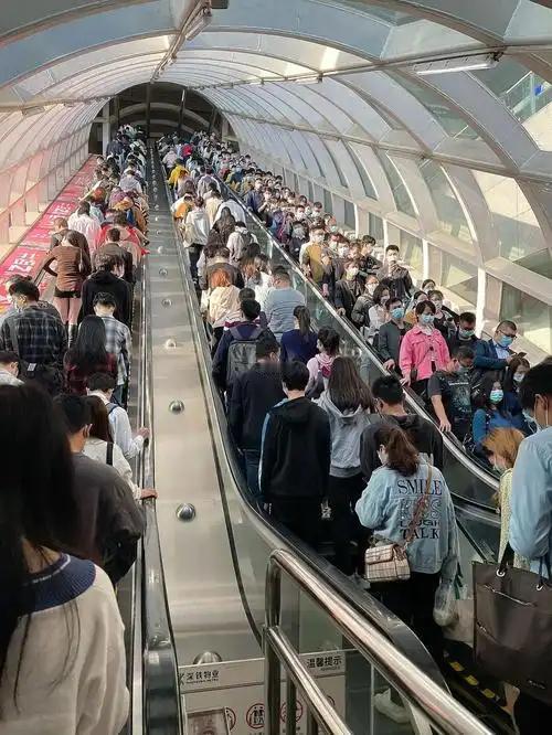 打工人集体不淡定了！10月8日，人社部把意见征集通道打开了！1995年劳动法就写