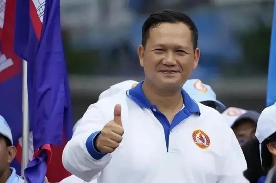 洪玛奈虽然是西点军校毕业的，但是他可能是在那学西点和冲咖啡的:1、泰柬冲突，从头