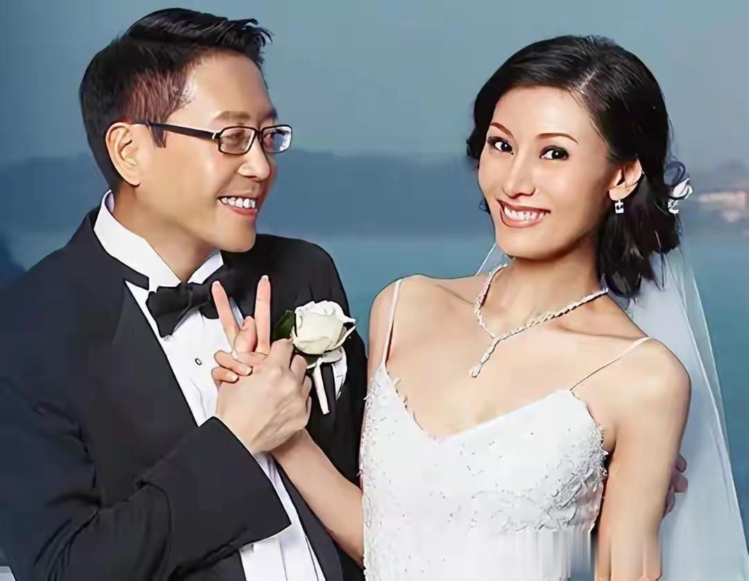 这儿子基因是没选好嘛，李嘉欣素有香港第一美人之称，许晋亨也是富二代中数一数二的帅