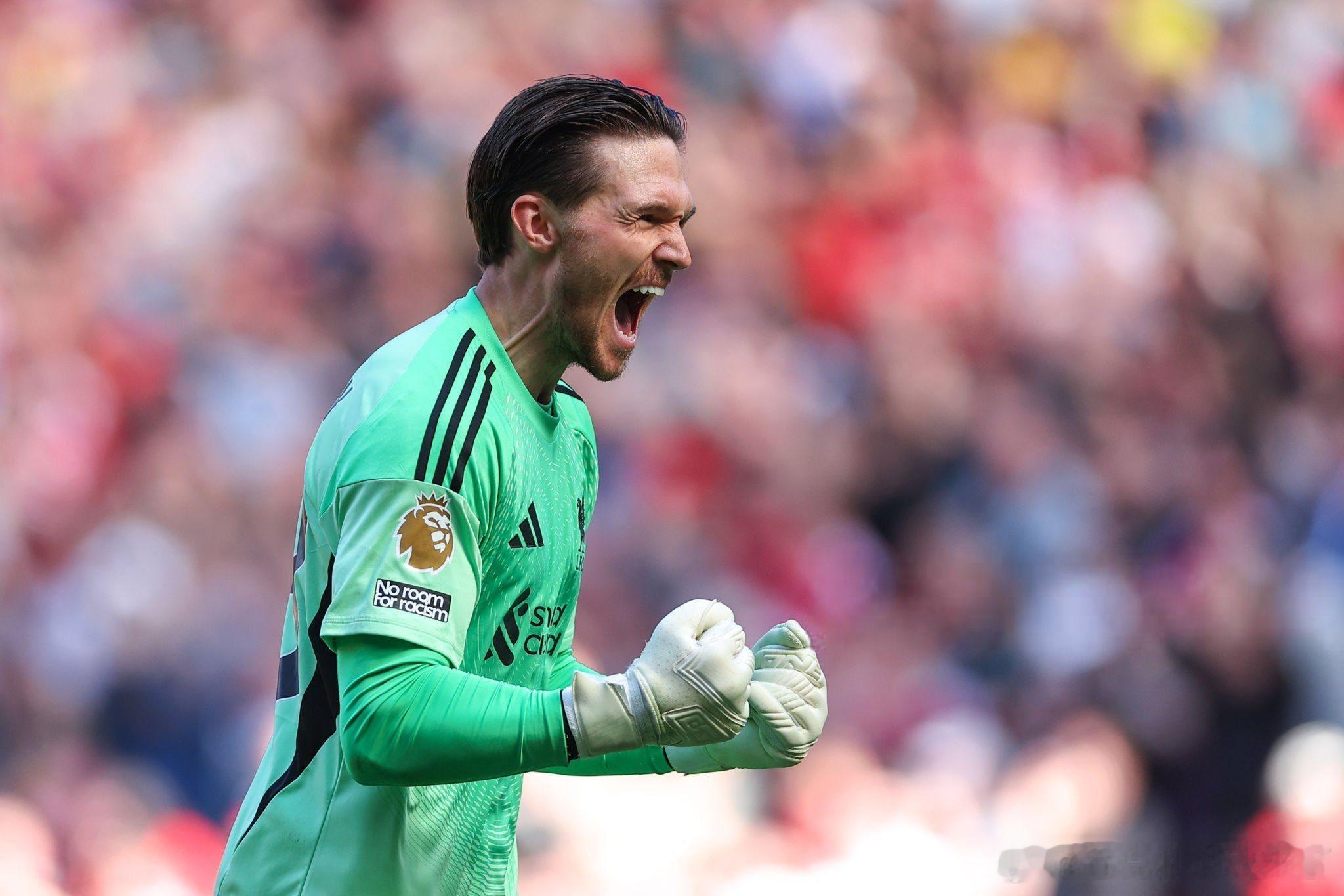 利物浦和伍德曼签约1年合同。。。。伍德曼于2025年7月1日以自由转会形式加盟利