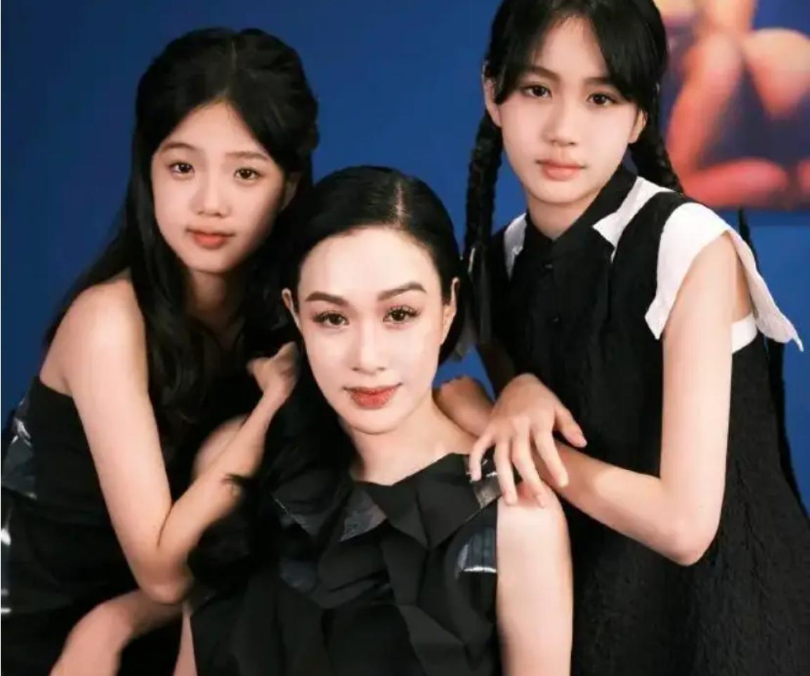 钟丽缇为女儿道歉，承认自己疏于管教，考拉也在视频中希望大家轻点批评，对于恶评会选