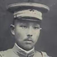 四川军阀杨森手下有个师长，名叫王缵绪。这个人很有创意，意识也很超前，他为了向杨森