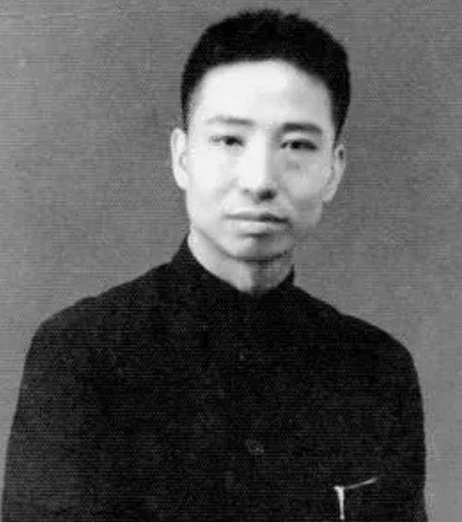 1946年，周恩来走在大街上，一个小孩热情地跑了过来，说：“周伯伯，我是兆力呀。