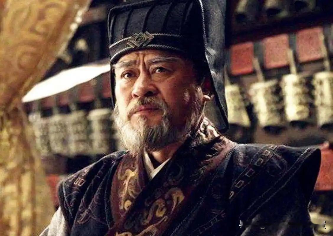 周勃在诛杀吕氏后，被汉文帝任命为右丞相。一天，周勃在家中大摆宴席，众人纷纷道贺，