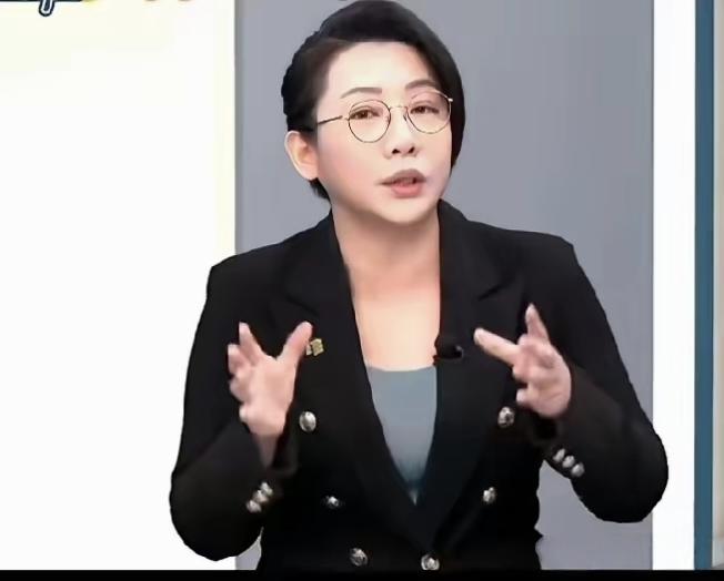 民众党台北市议员林珍羽，不是国民党的人却公开力挺郑丽文。就因郑丽文敢说自己是中国