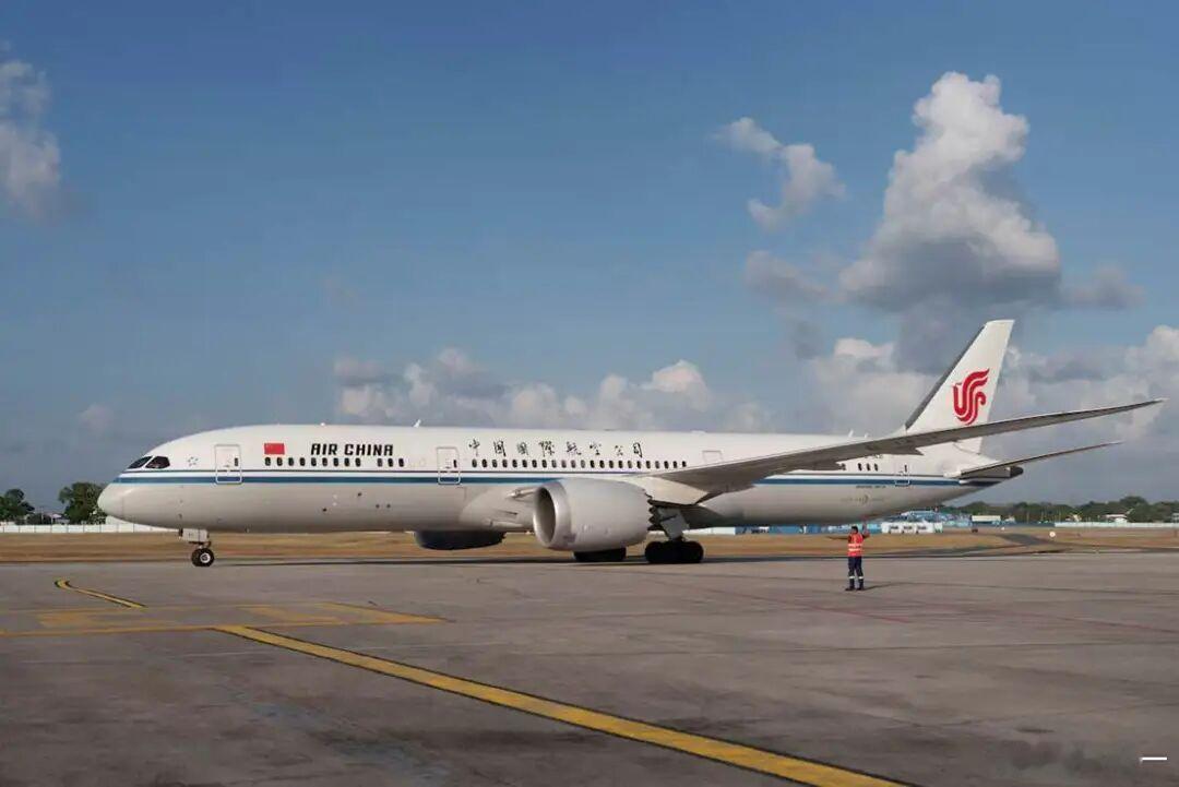 中国国际航空寻求增开从北京飞往纽约和华盛顿的航班，但遭到了代表美国航空、达美航空、联合航空等公司的“