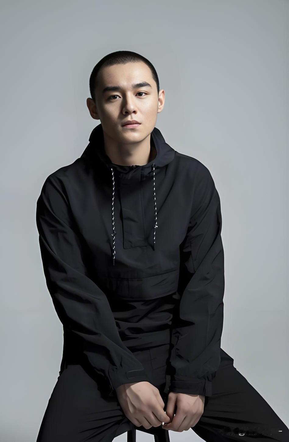 《老舅》宝藏男演员，不是自成一派的搞笑郭京飞，也不是褶子都会演戏的陈明昊